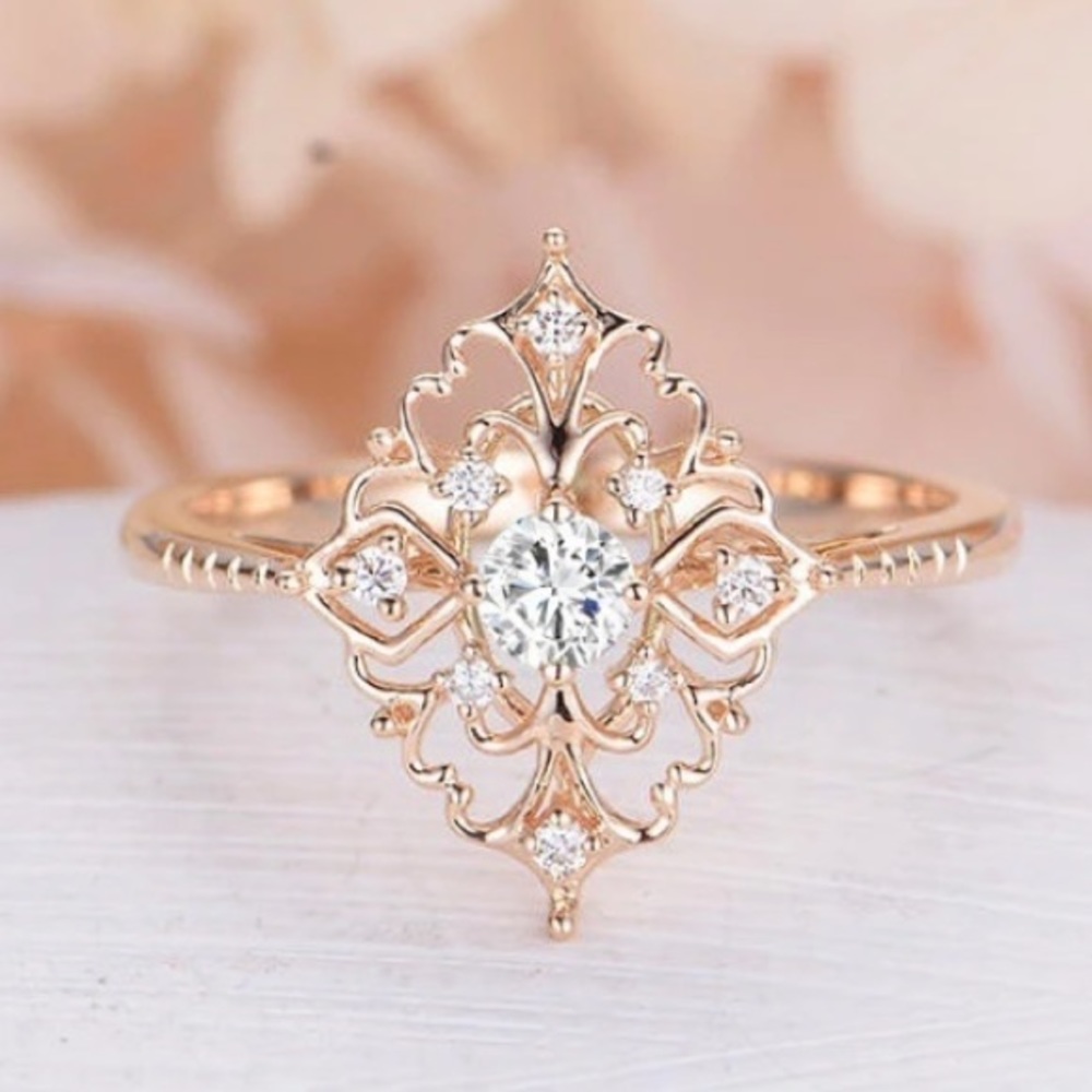 Princess Style Rose Gold Ring - Picture 1 of 2